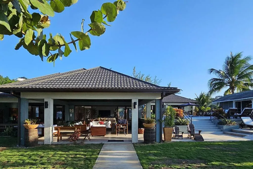 Villa Fantasy Private Beach And Private Pool Rio Bueno Harbour